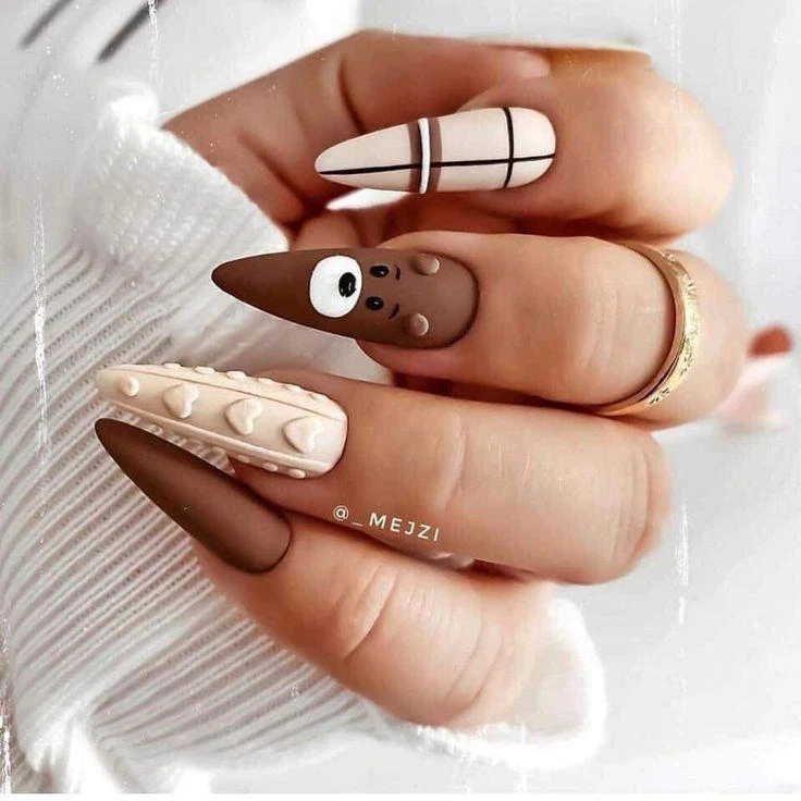 Варианты маникюра

💅 Маникюр