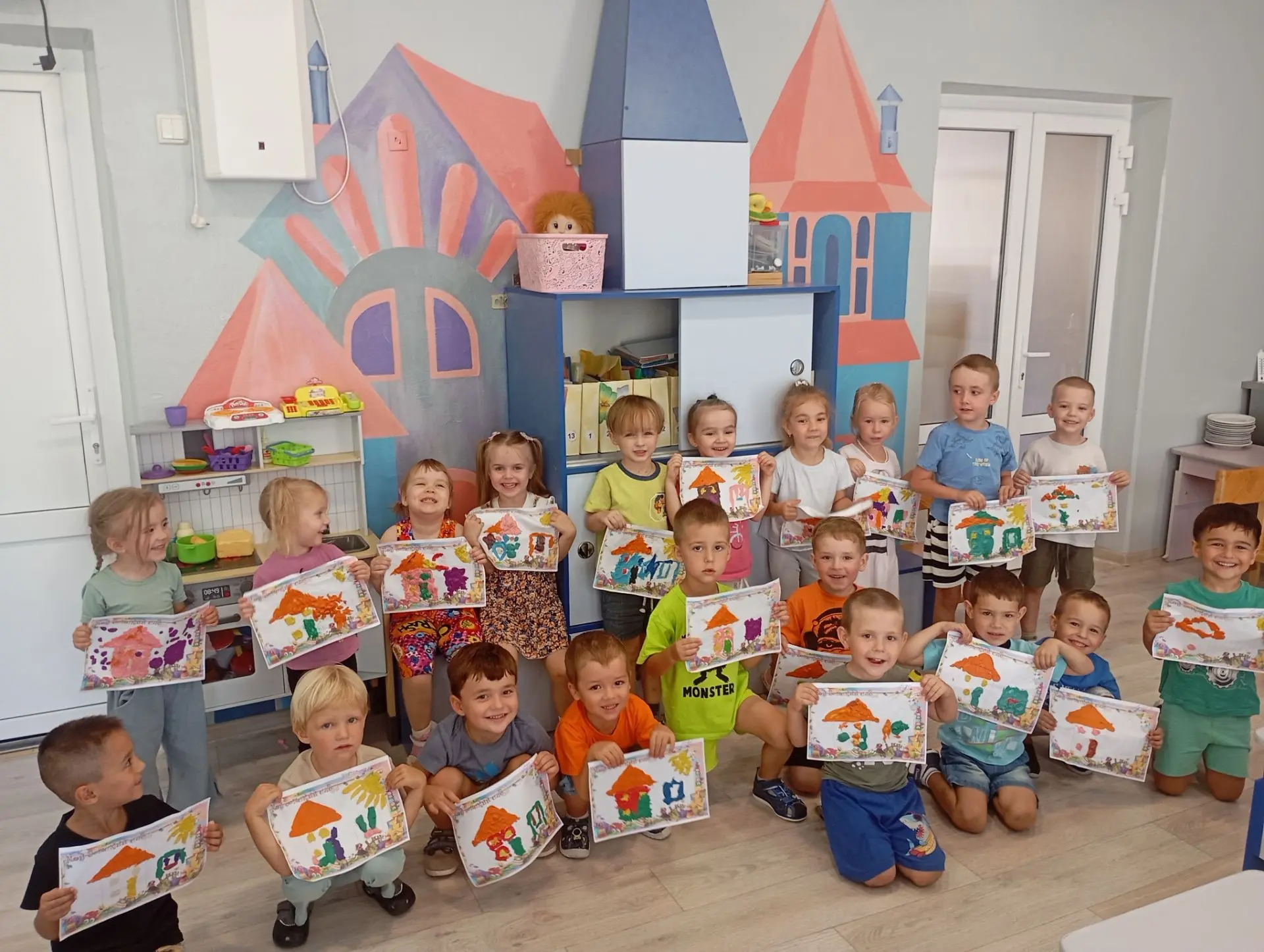 🎨 «Мой любимый детский сад»: творческий старт нового учебного года в группе «Любознайк...