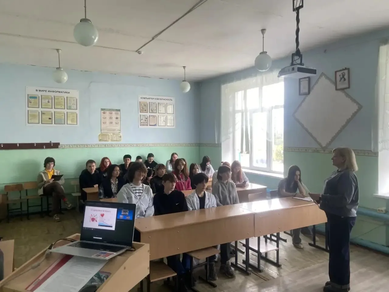 30.04.2026 г. в группах 11 ТППЖП и 11 вет, Черных С. В.  проведён курсовой кураторский ...