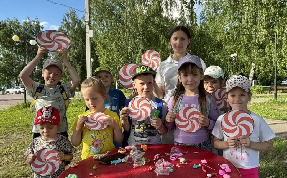 Сегодня в парке для ребят прошло увлекательное мероприятие — мастер-класс «Барбариски: ...