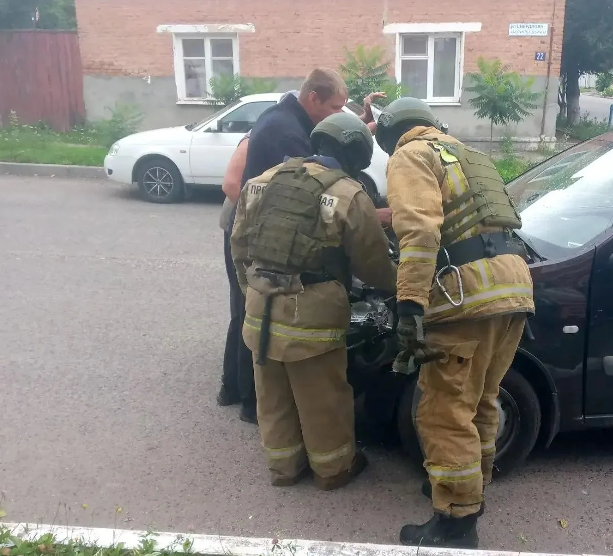 ДТП на перекрестке в г. Рыльске

 29.07.26 в 10:15 на ПСЧ Рыльского района Противопожарной службы ко