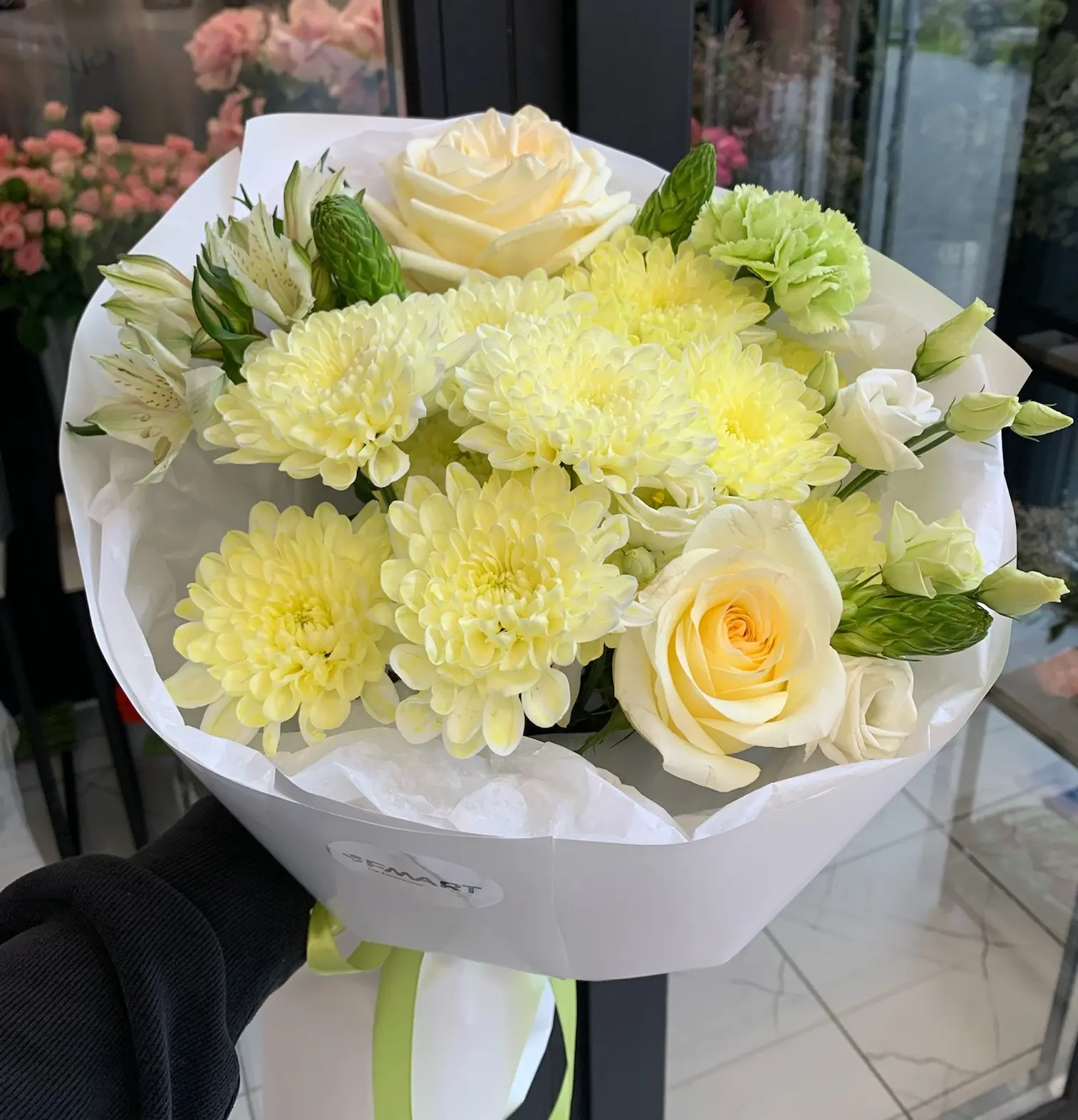 Нежный букет в сливочно-лимонных оттенках 🌼🤍