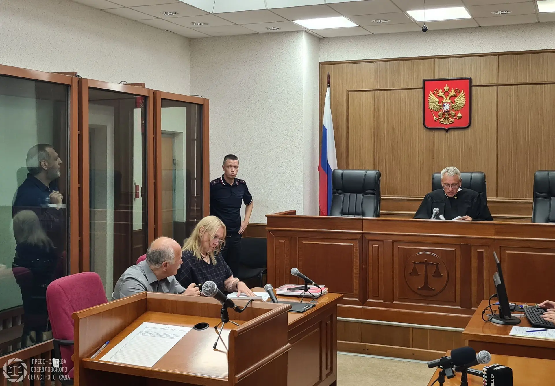 В Свердловском областном суде государственным обвинителем изложено предъявленное Акоеву...