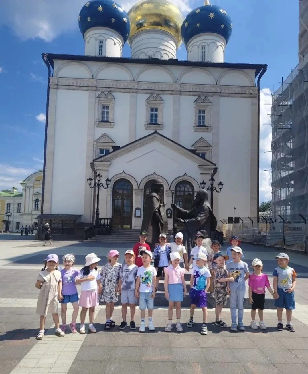 Огромный интерес и любовь к своим родным местам - вот что движет " грамотеями" в поездках по Твери! 