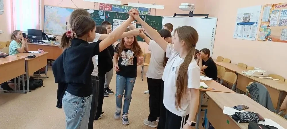 🚀 Как прошел еще один день в лагере дневного пребывания «Удача» на базе СОШ №5? Очень активно и позн