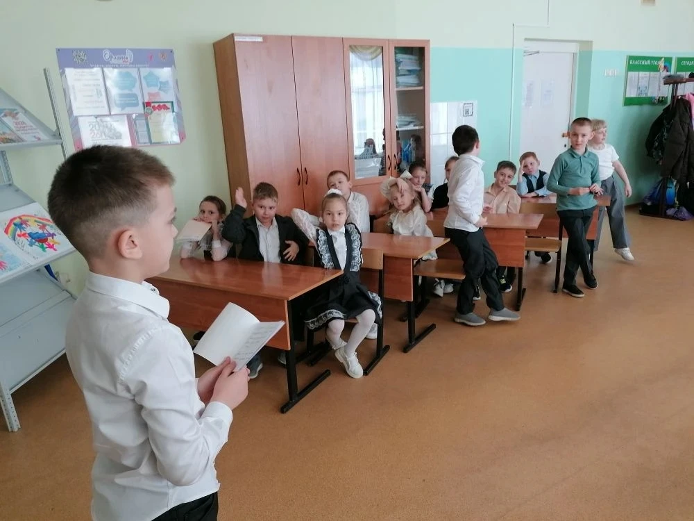 🇷🇺Ученики первых классов МБОУ БГО СОШ 12  подхватили старт мероприятий, приуроченных к Году единства