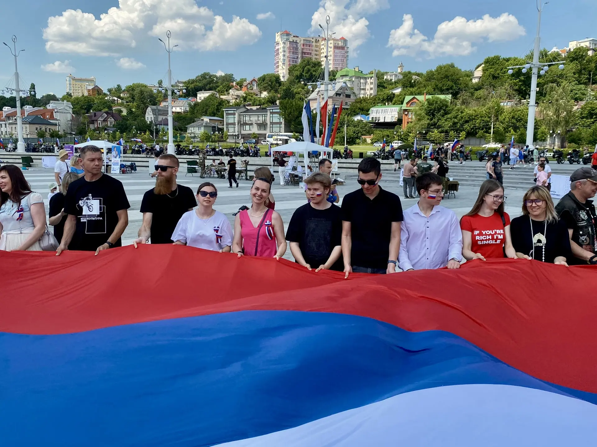 Почувствуй мощь нашей страны вместе с МИКТ! 🇷🇺

12 июня МИКТ стал частью грандиозного празднования