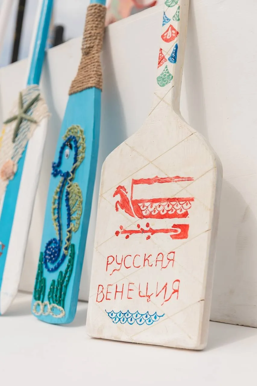 Фотографии с фестиваля «Русская Венеция» в Холуе 🚣    😍 Ловите атмосферу!    Гости и жители старинно