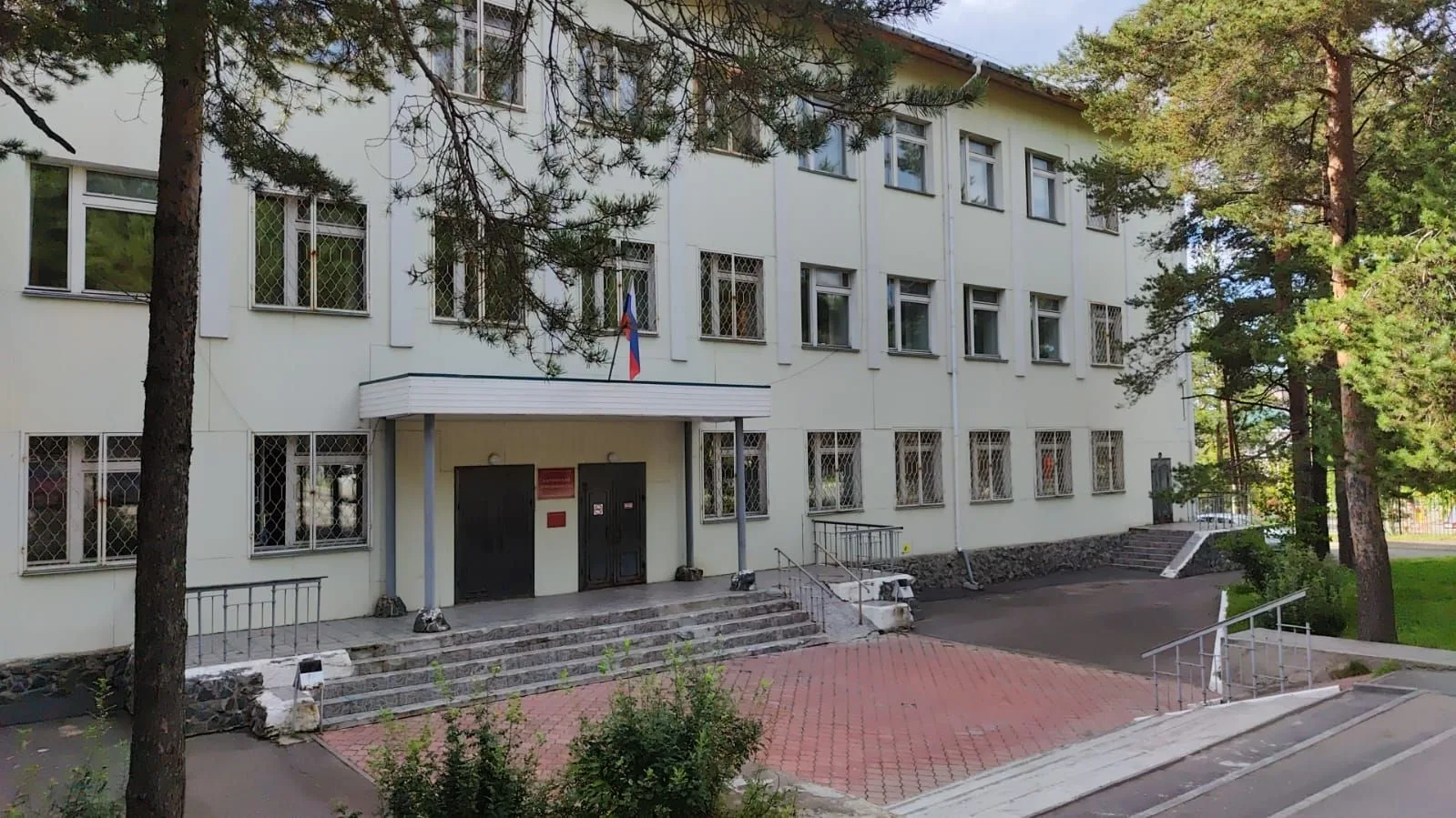 Водитель квадроцикла покалечил мальчика и скрылся с места ДТП

📌Карпинский городской суд вынес приг