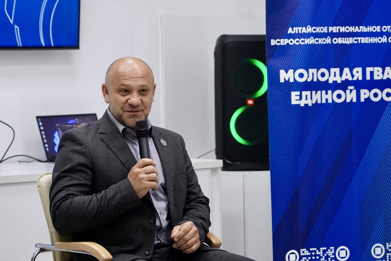 Председатель Ассоциации ветеранов СВО Владимир Громов встретился с участниками ПолитЗавода 🇷🇺

В Ш