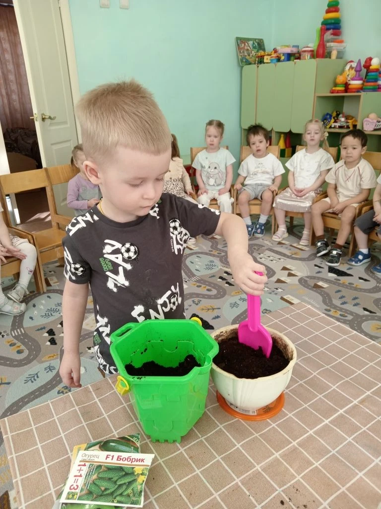 📢 Участие в межрегиональной акции «Огород на окне» Воспитанники второй младшей группы нашего детског