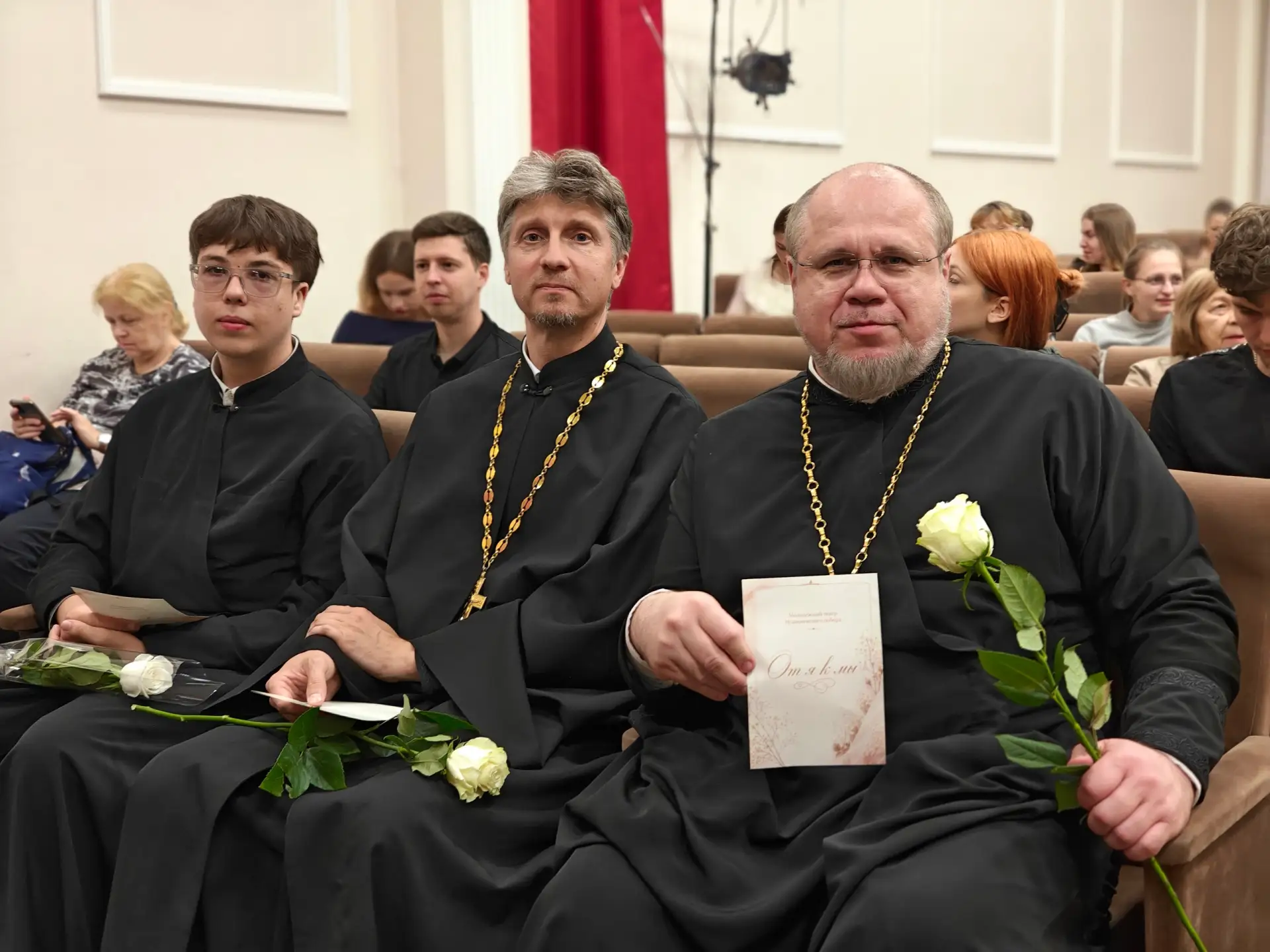 Премьера спектакля «От я к мы» в исполнении артистов Молодежного театра Исаакиевского собора состоял