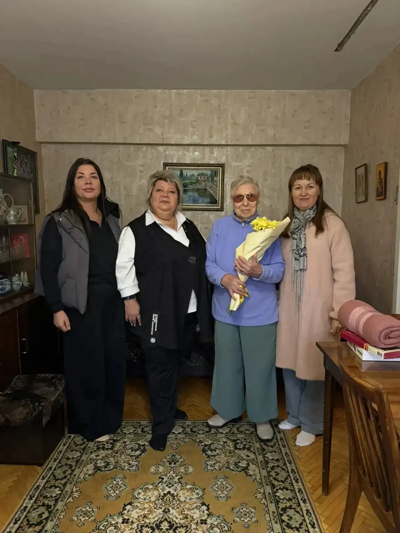 🎉 С Днём пожилого человека — днём особой теплоты и благодарности!
