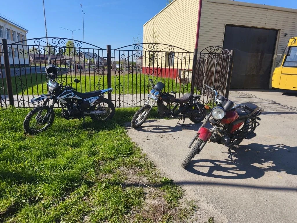 👮‍♂️ В Тюменской области подросток приехал в школу на машине отца  Инспекторы проверяют подростков, 