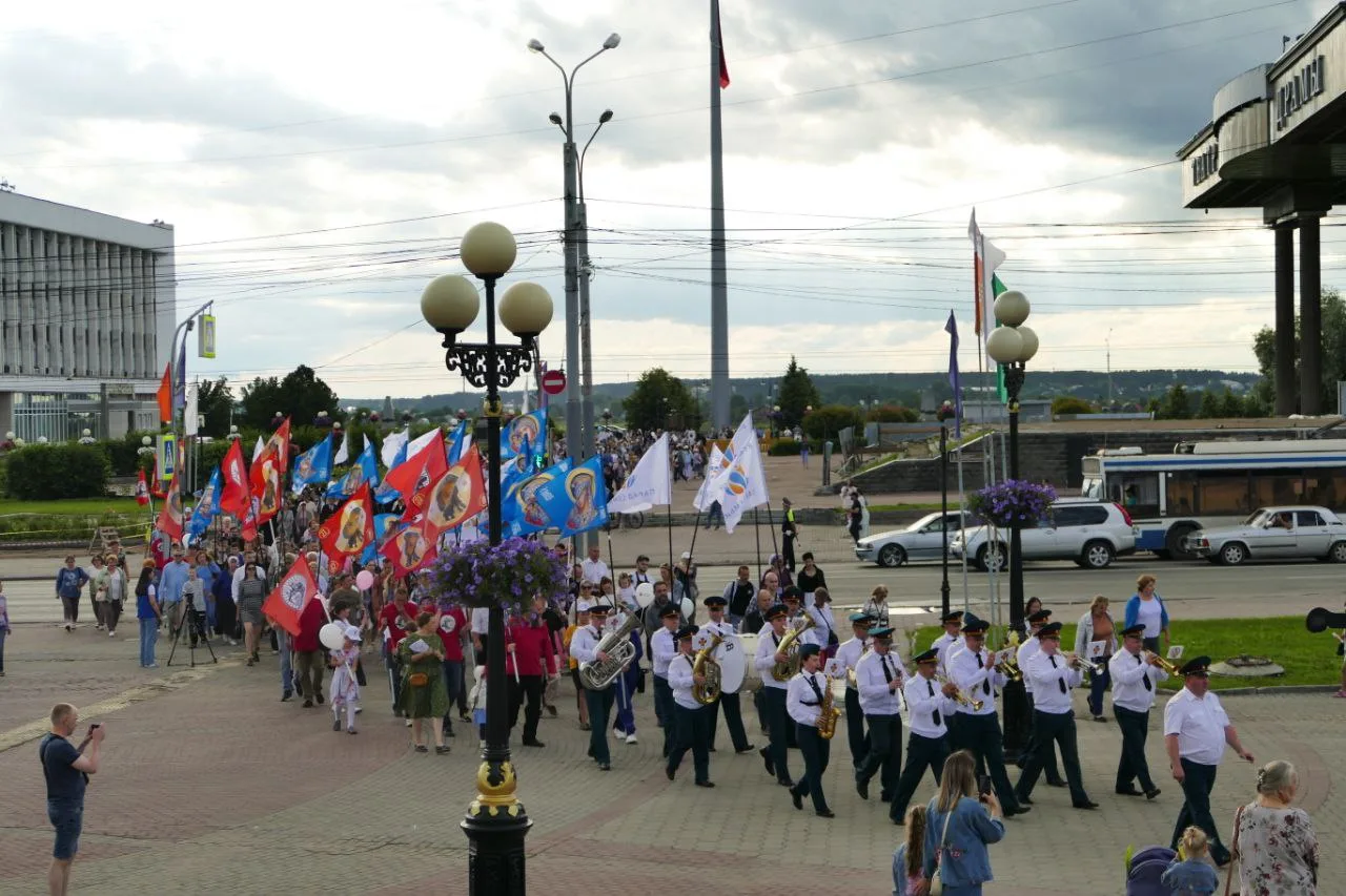 ♥ Томск отметит День семьи, любви и верности молебном и семейным парадом.