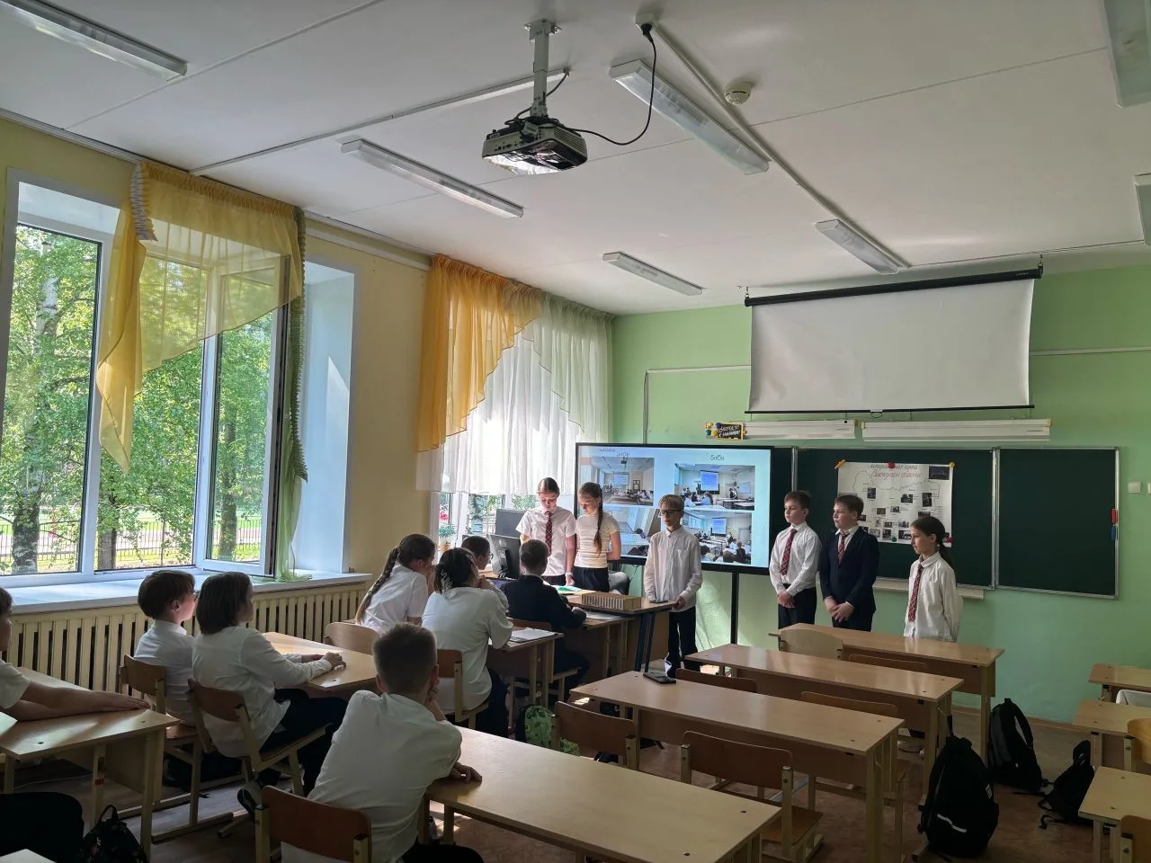 📝🎤21 мая состоялась защита проектов по литературе в 5А и 5Б классах. 
Группа 5А представила проект