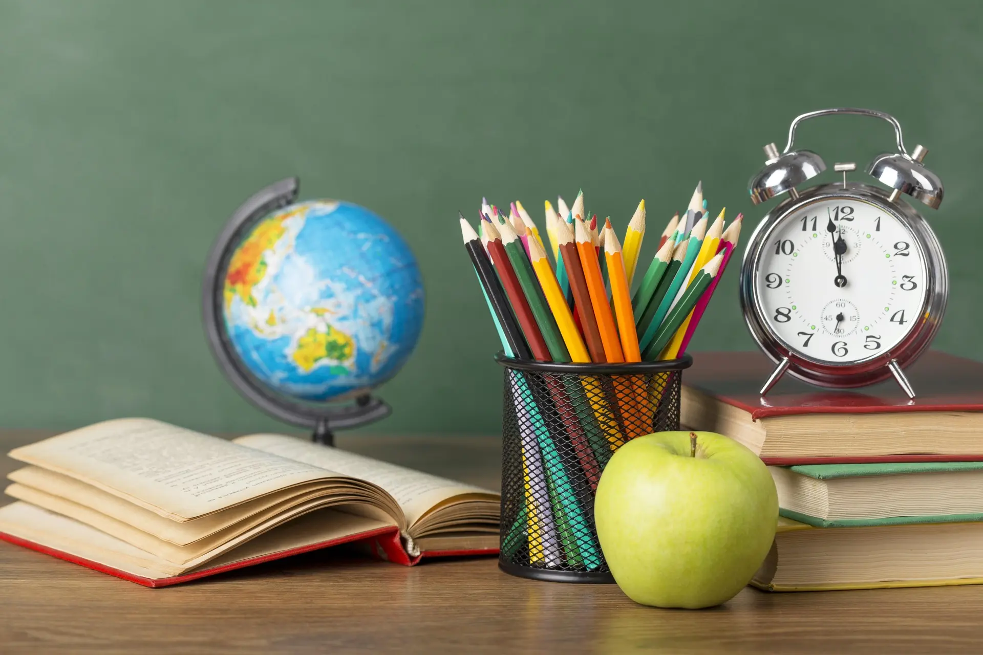 Уважаемые школьники, студенты, педагоги и родители Нижнего Тагила!🏭📚
