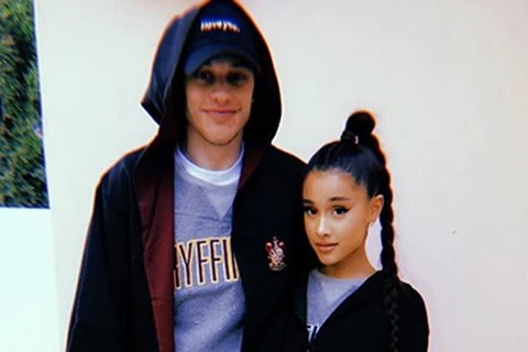 Бывший парень Арианы Гранде Пит Дэвидсон заступился за певицу из-за критики ее внешности.