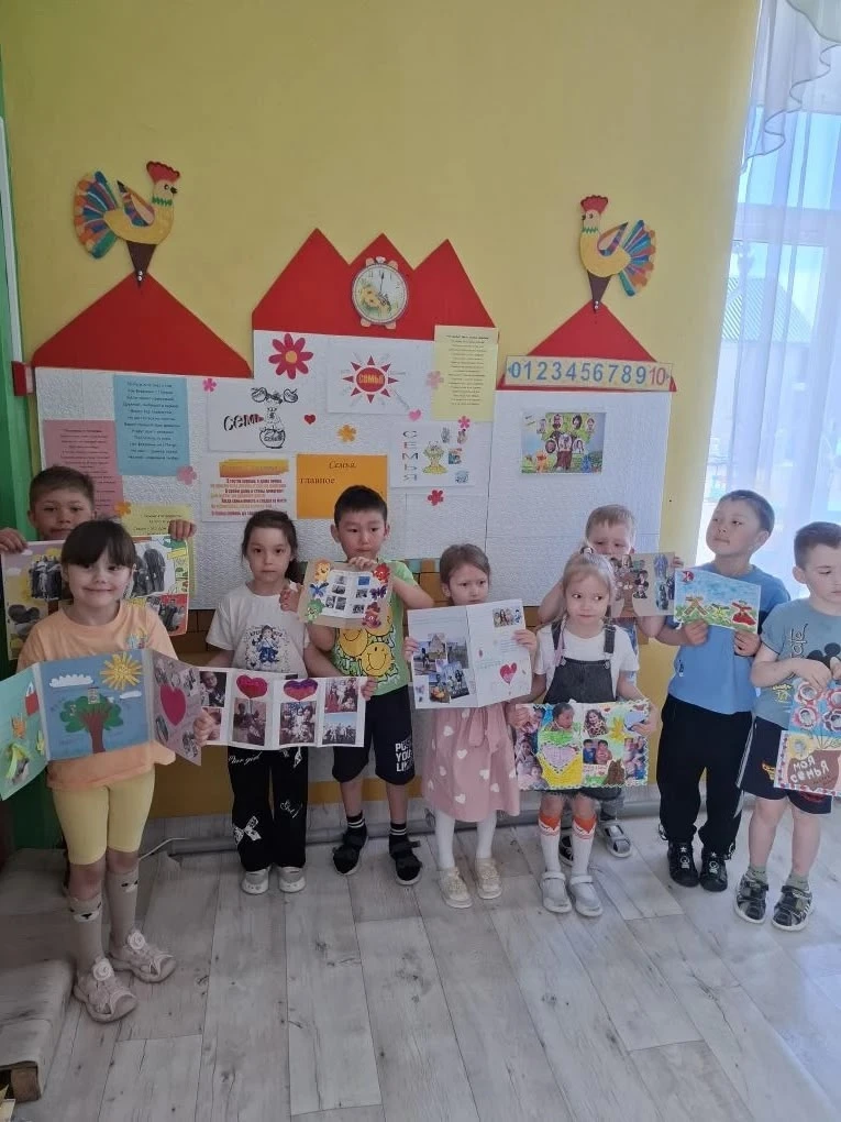 Семья - это самые близкие люди: родители, бабушки и дедушки, братья и сёстры. Они любят...