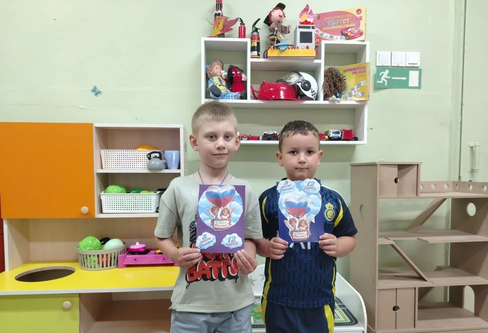 12 июня праздник-День независимости России.
Накануне Дня России в разновозрастной группе № 3 прошли 