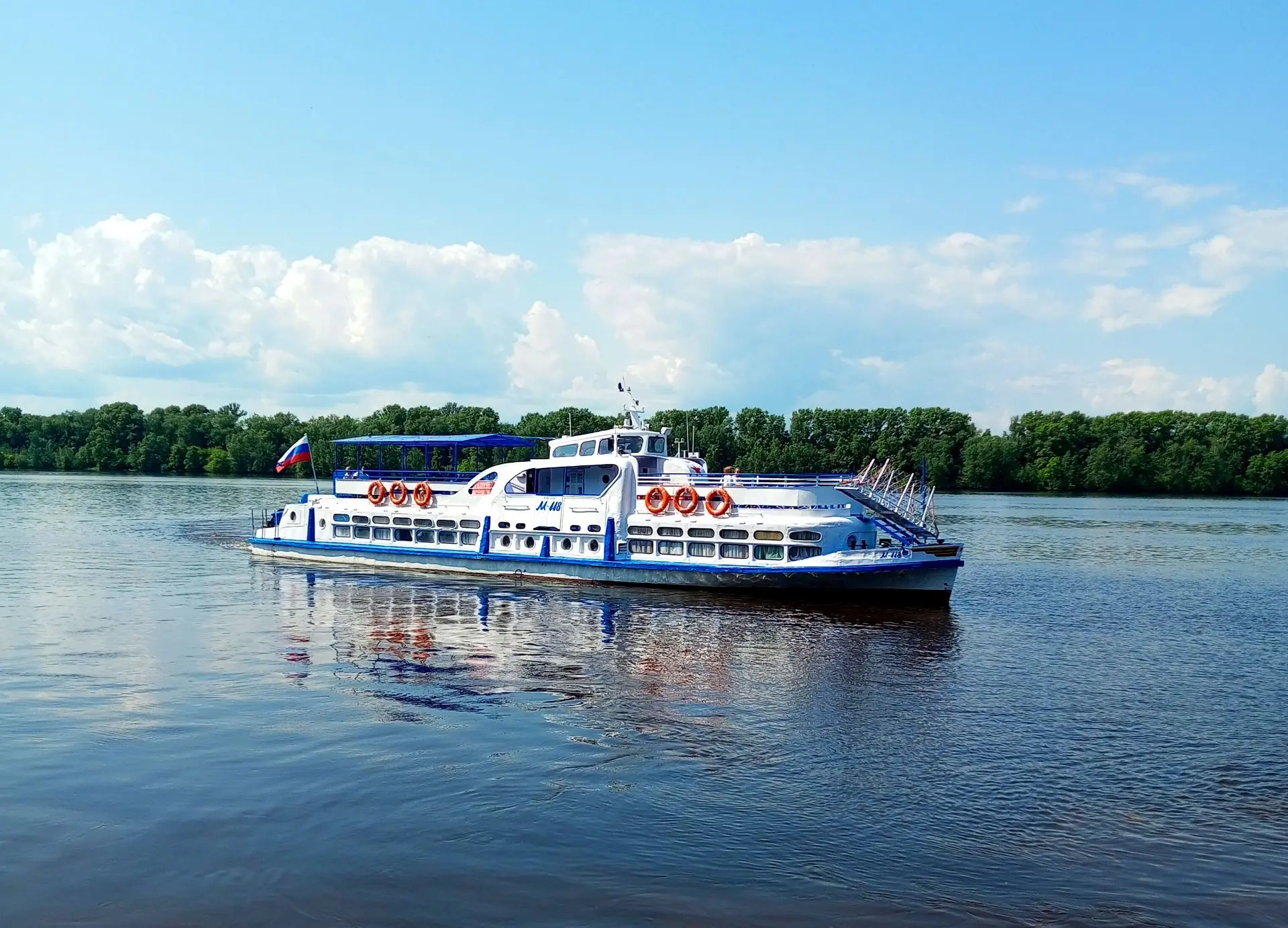 🚢 Речные прогулки в Угличском музее: актуальное расписание