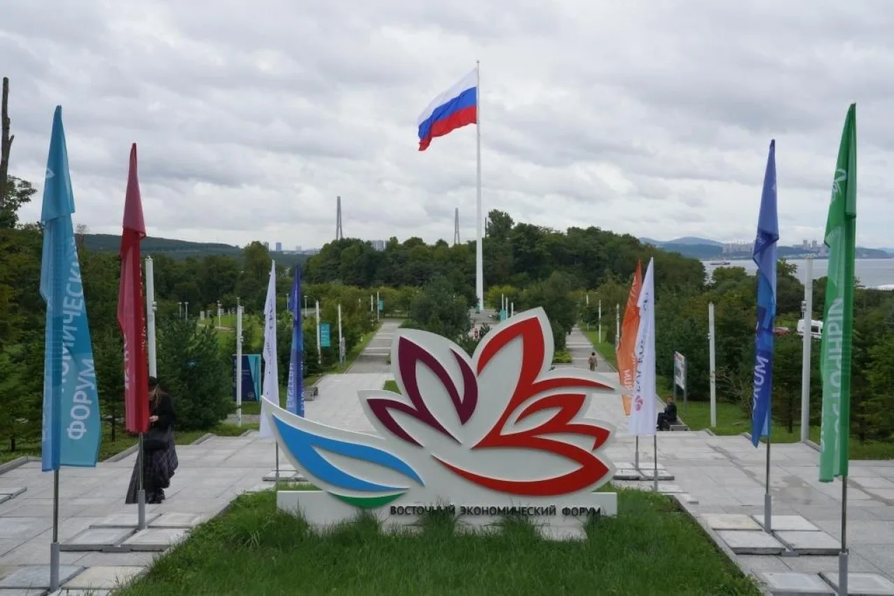 🇷🇺Депутаты Думы Владивостока подвели итоги XI ВЭФ: 3000 проектов и 6,5 трлн рублей ин...