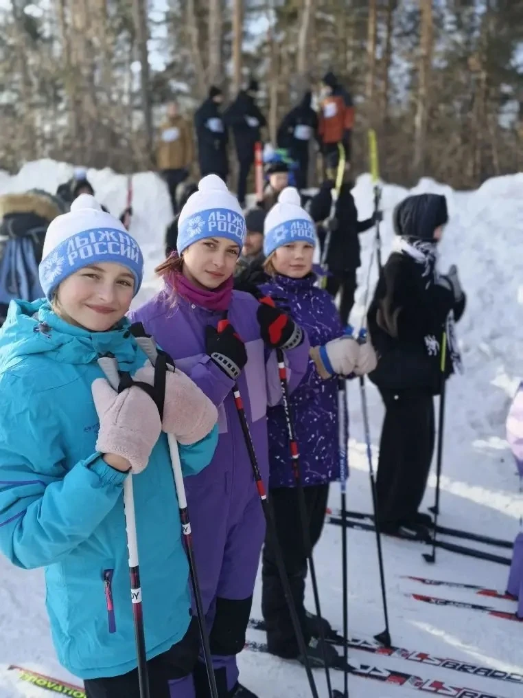 Вот и прошёл главный зимний старт — «Лыжня России 2026», и наши ребята из Толмачевской школы №61 пре