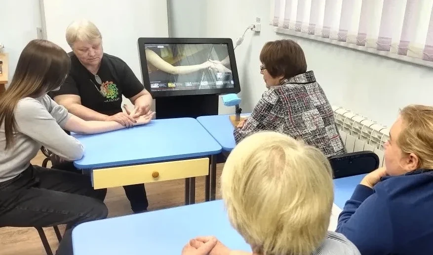 🔝 «Школа ухода» начинает работу в Знаменском районе

Пилотный проект направлен на поддержку родстве