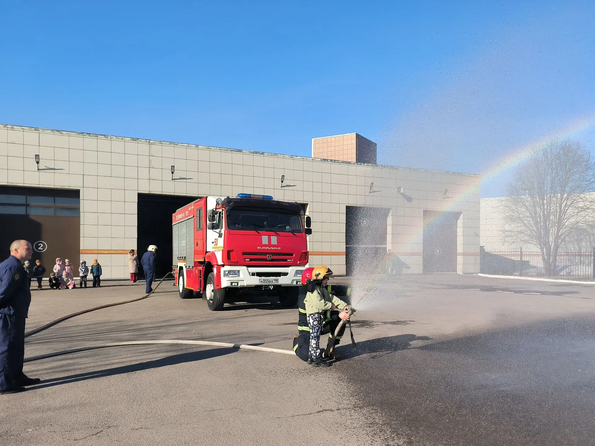 🚒 Пожарно-спасательные отряды: главное за неделю  ⭐ ПСО Василеостровского района Представители отряд