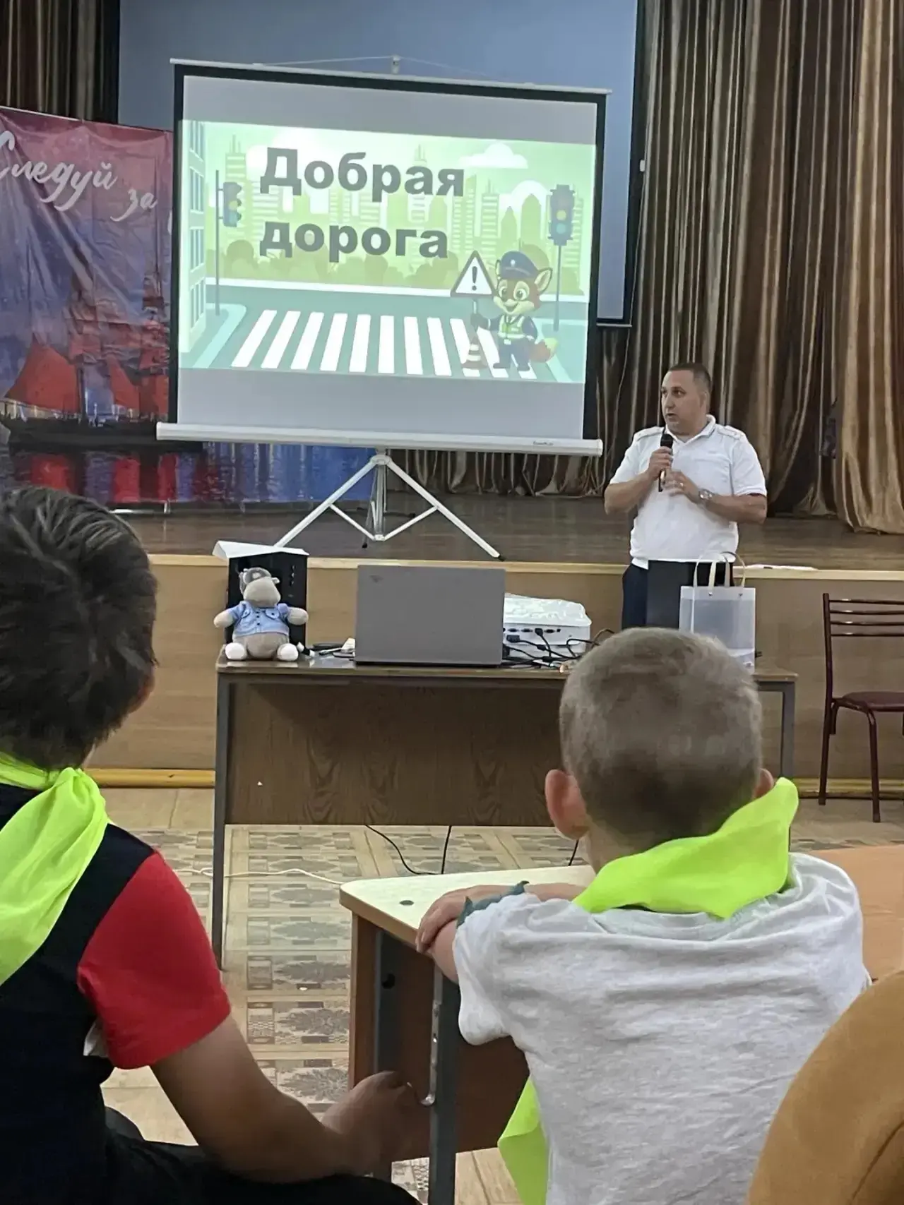 🏆 Команда "Орион" ЛОЛ "Город здоровья" победила на квизе по ПДД!

Мы рады поделиться отличной новос