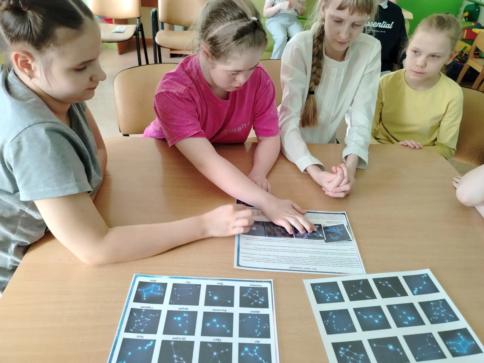 В преддверии Дня космонавтики в стационарном и дневном отделениях прошли тематические з...