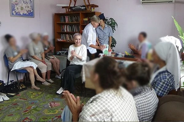 Клинический психолог Инесса Романова помогает осужденным женщинам справиться с зависимо...