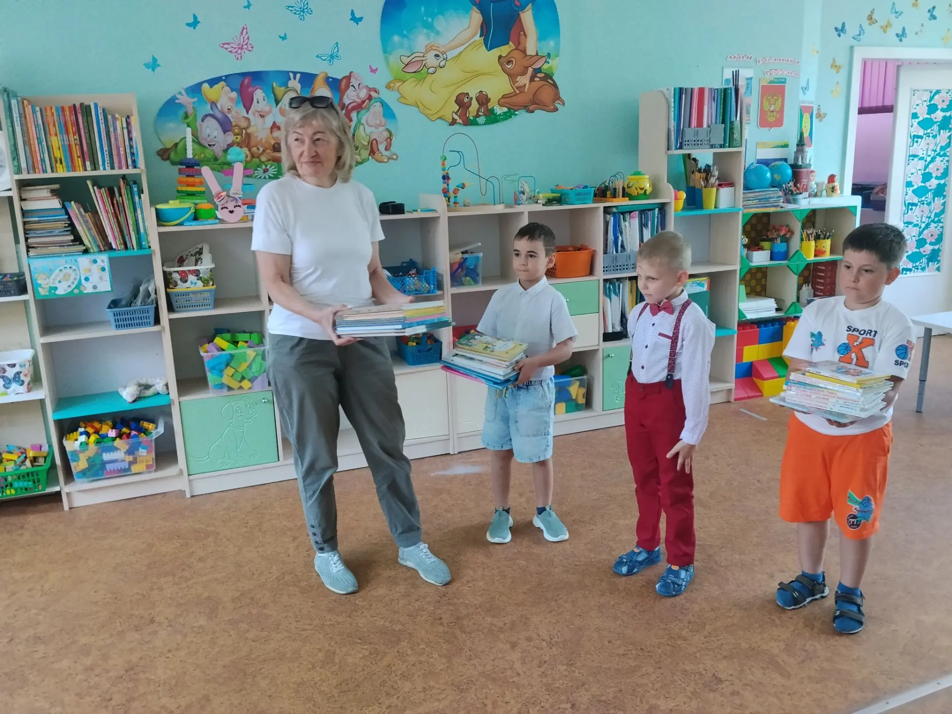 #детский сад#дети#лето#книгодарение

Выпускники группы 10 детского сада "Василёк" передали в дар гор