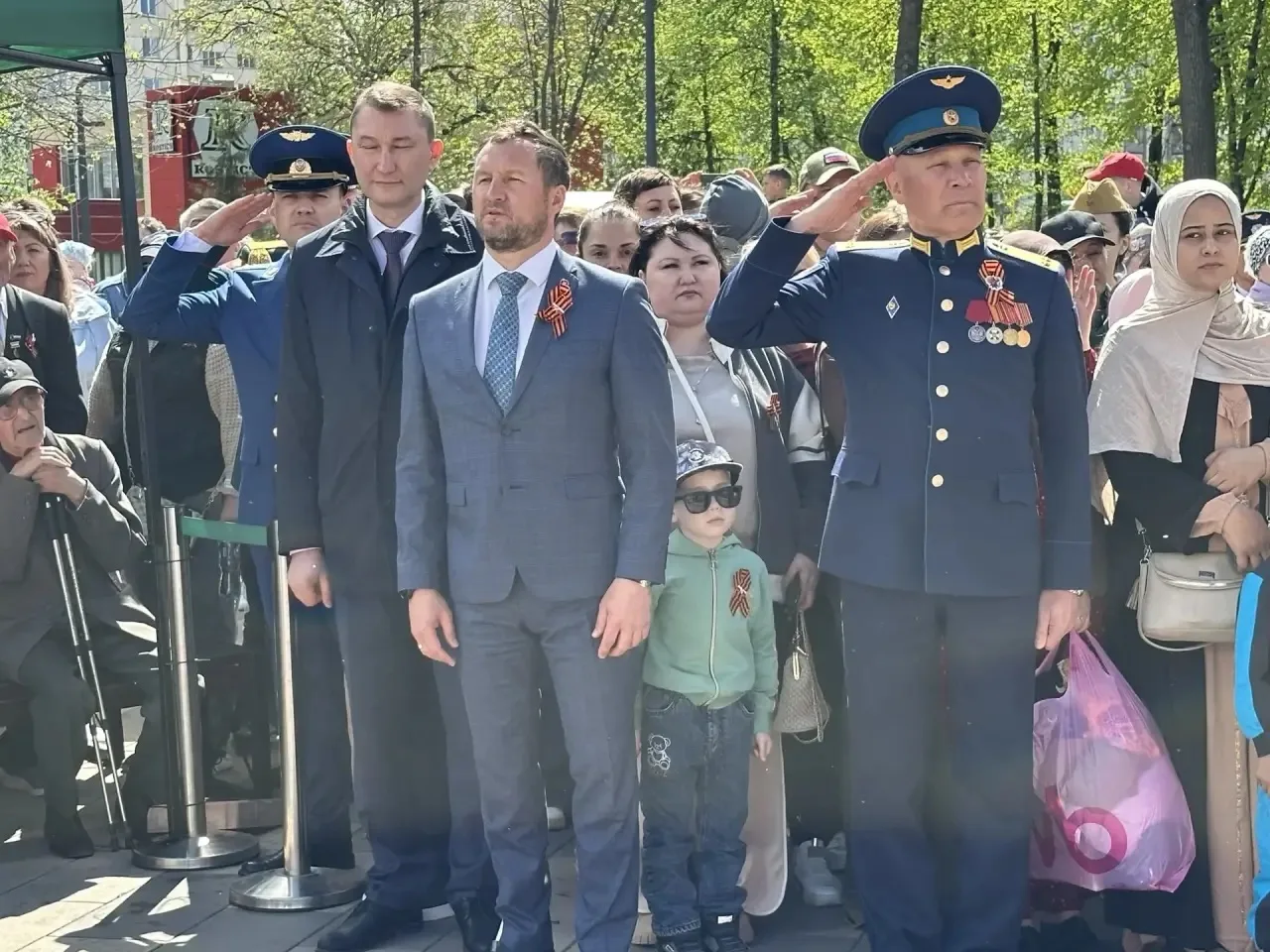 В День Победы в Демском районе прошел торжественный  парад «Мы этой памяти верны».  Поз...