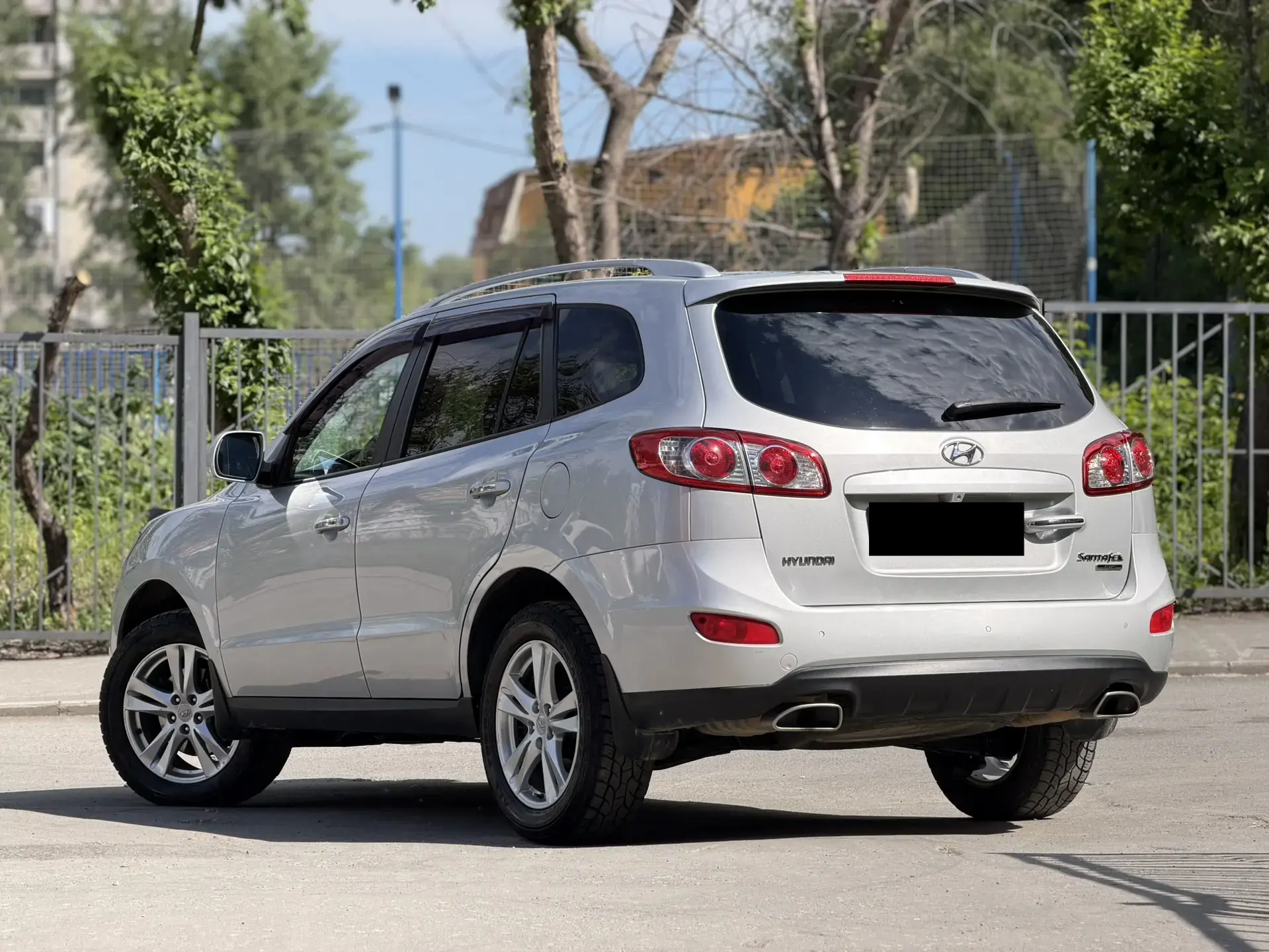Hyundai Santa Fe 2011

2.4 мотор, полный привод и АКПП
Пробег всего 144 000 км
2 любящих владельца!
