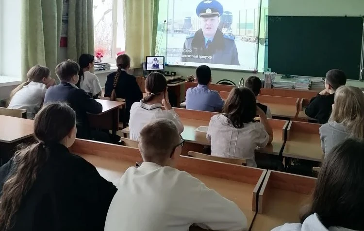 Профилактика терроризма: классные часы с просмотром фильма «Расходник» ⁣  В рамках профилактики терр