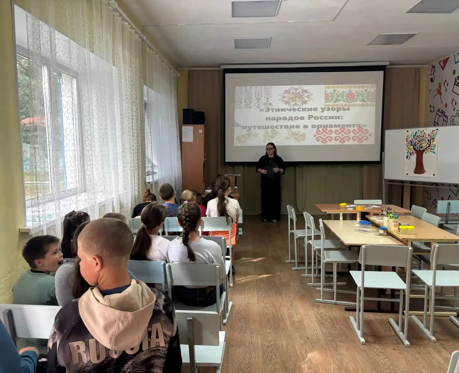 🎨 Сегодня, 20 августа, в нашей школе прошел мастер-класс «Художественная мастерская: П...