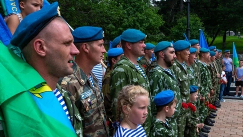 В День воздушно-десантных войск в Южно-Сахалинске состоится митинг 

В воскресенье, 2 августа, на Са