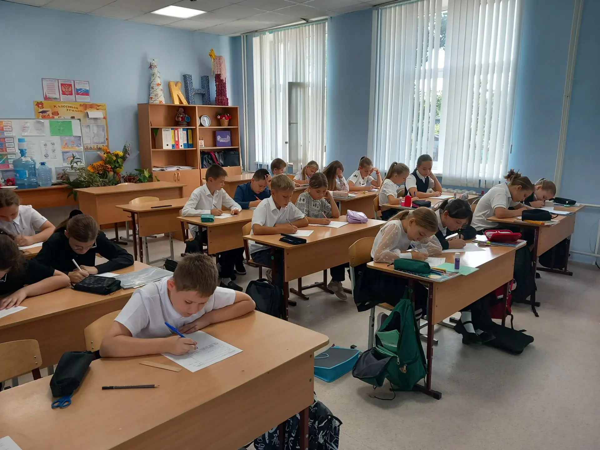 8 сентября, ко Дню языков народов России, учащиеся школы № 4 приняли участие в диктанте...