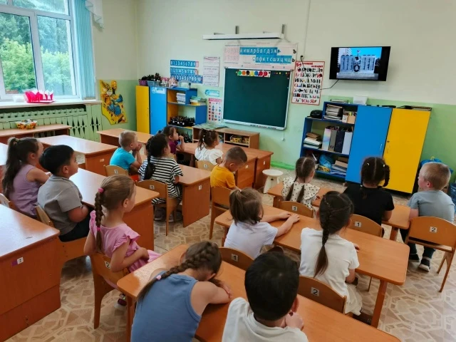 В старшей группе  провели беседу : 22 июня - день памяти и скорби.
Цель: воспитывать чувство патриот
