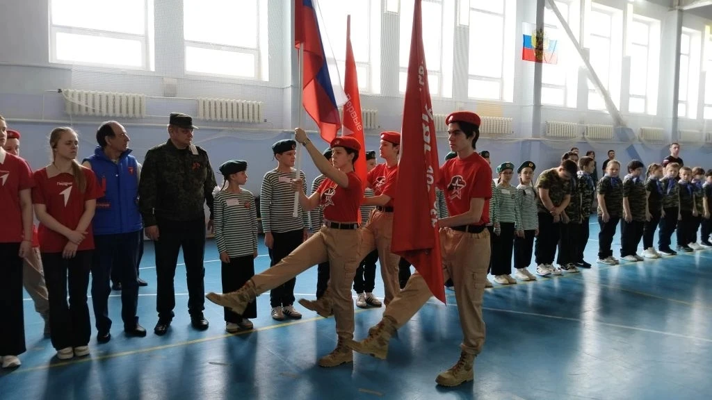 🏆 Районный этап «Зарницы 2.0»!  📅 25 марта на базе  Сергиевской школы №1  прошли захватывающие сорев