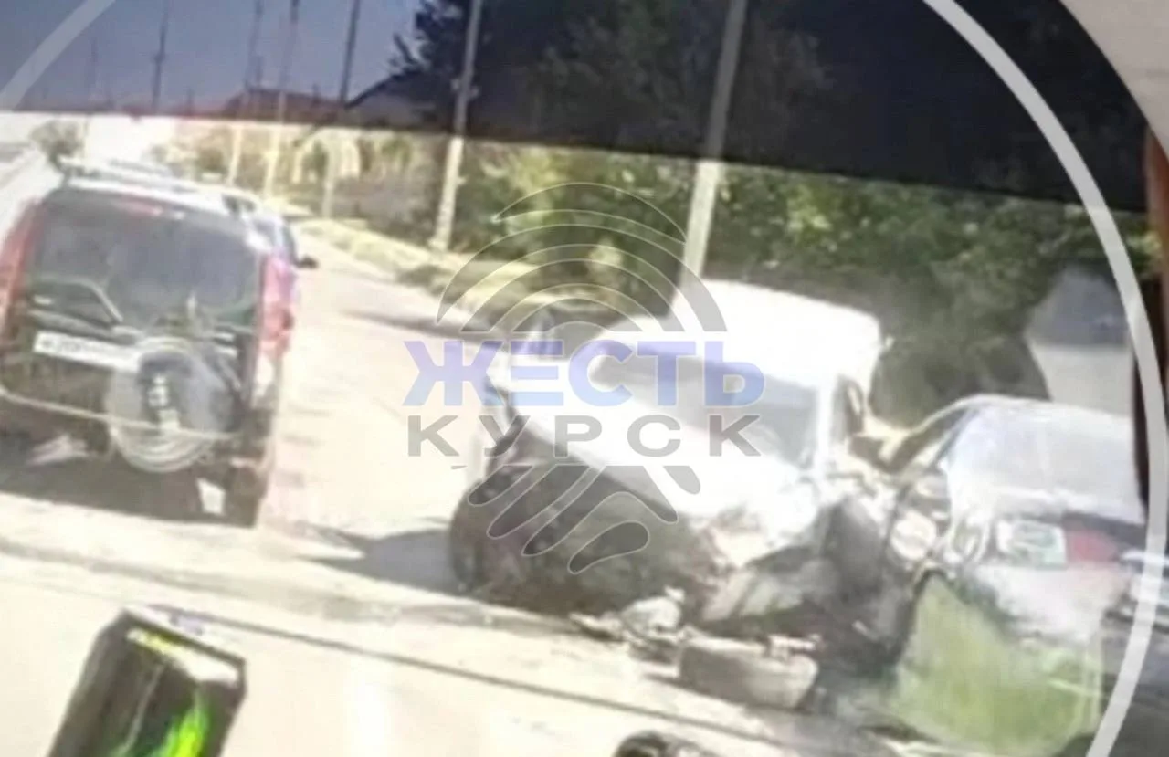 Между Анахино и Ворошнево в Октябрьском районе произошло серьёзное ДТП.