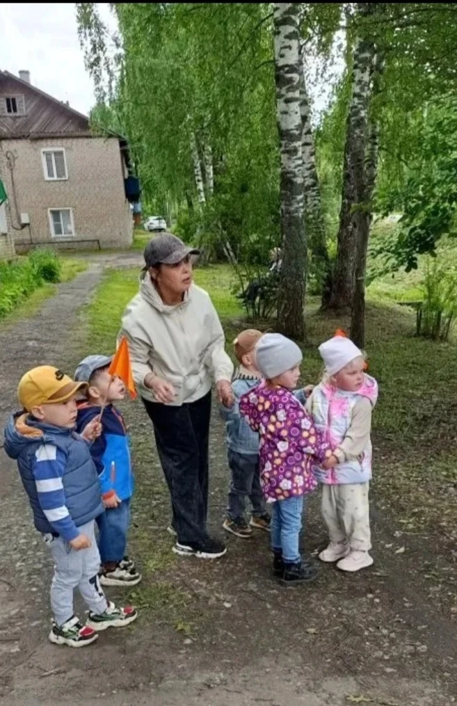 « Пешеходный переход от беды тебя спасет! »
Обучение детей правильному поведению на дорогах надо нач