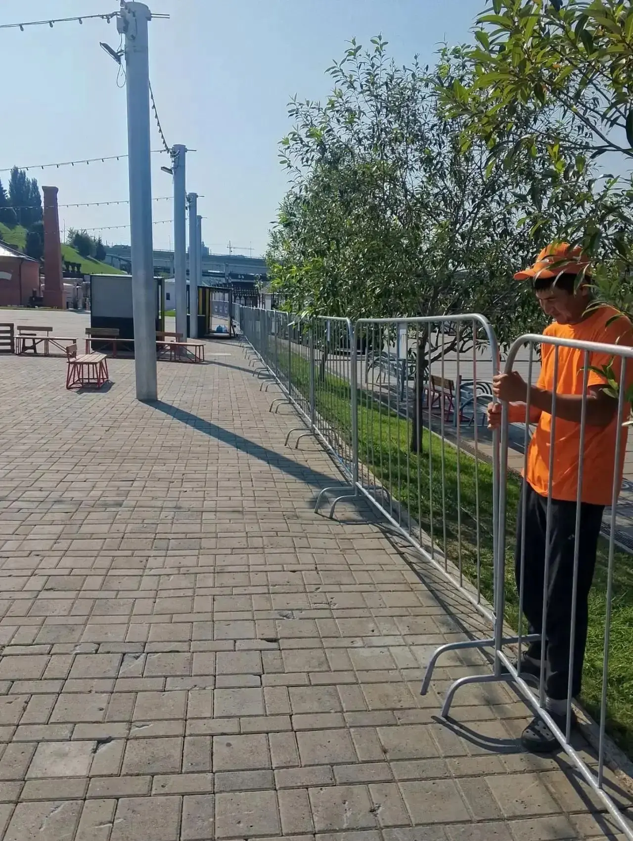Ограничен доступ на второй ярус набережной 

В связи с тем, что уровень воды в реке Туре продолжает 