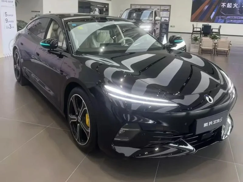 Седан Denza Z9S поступил в дилерские центры по всему Китаю
