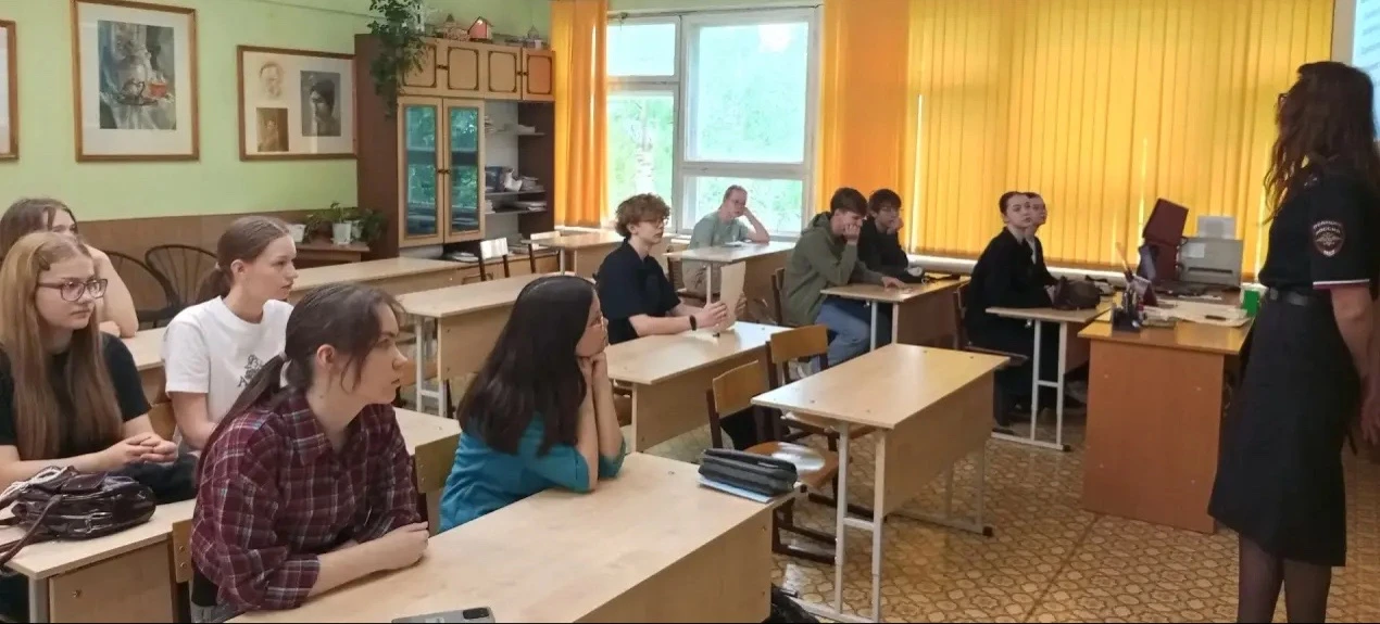 🔶 В преддверии каникул в Лицее  прошли профилактические беседы с инспектором ГИБДД.
