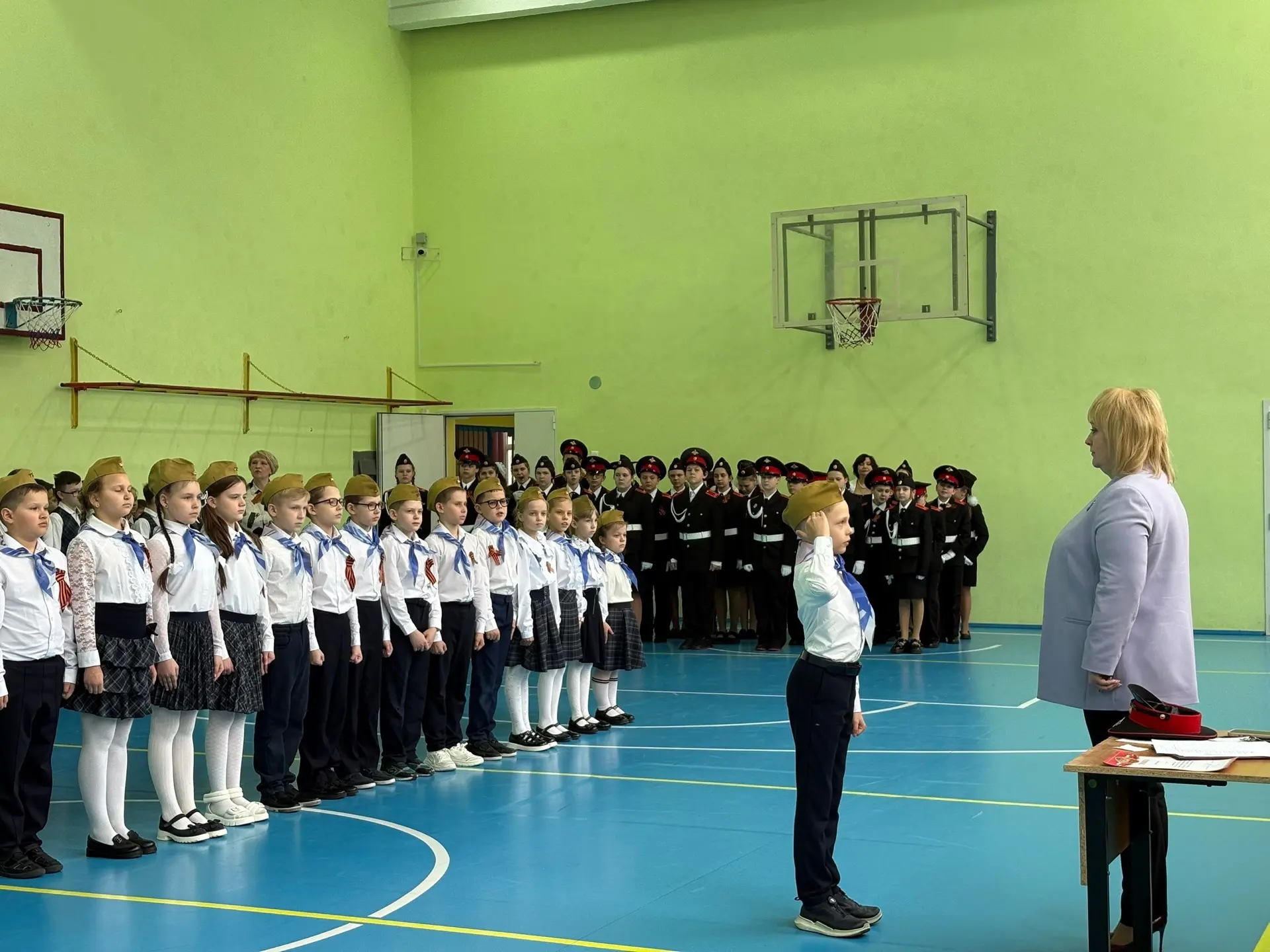 Память жива, пока мы помним и чтим подвиг героев. В нашей школе прошло торжественное патриотическое 