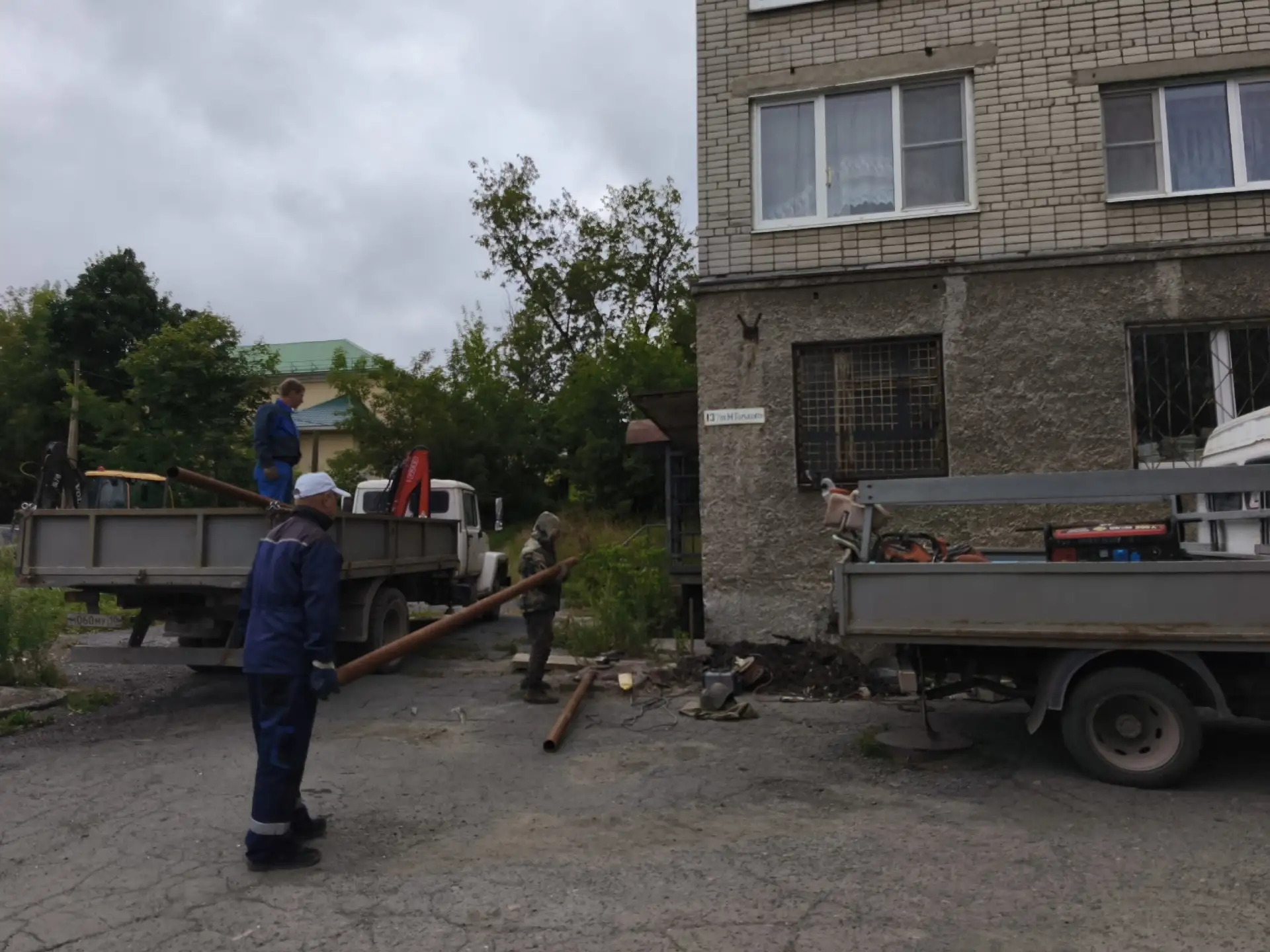 ГОРЬКОГО, 13А. РЕМОНТ НА СЕТЯХ ГВС