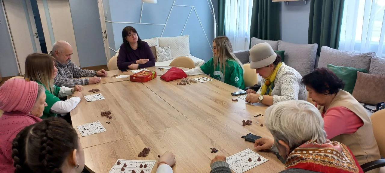 ❤️ Добрые встречи в «Долголетии»  Сегодня волонтёры проекта «Шаг навстречу»- студенты ЕТЖТ — филиала