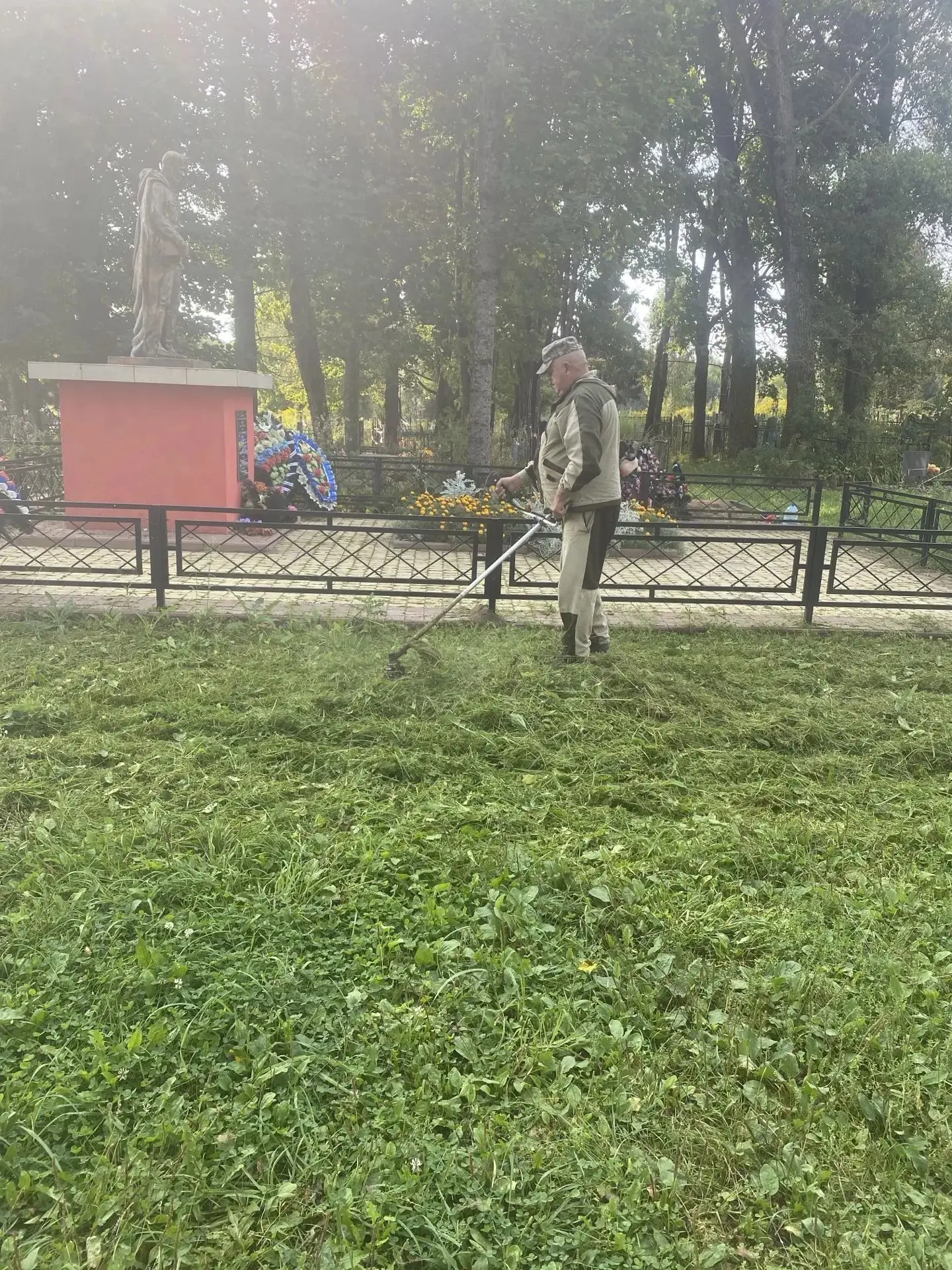 В сельских поселениях Почепского района также навели порядок в рамках общеобластного су...